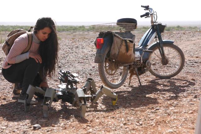 地球另一端的守候劇照 2