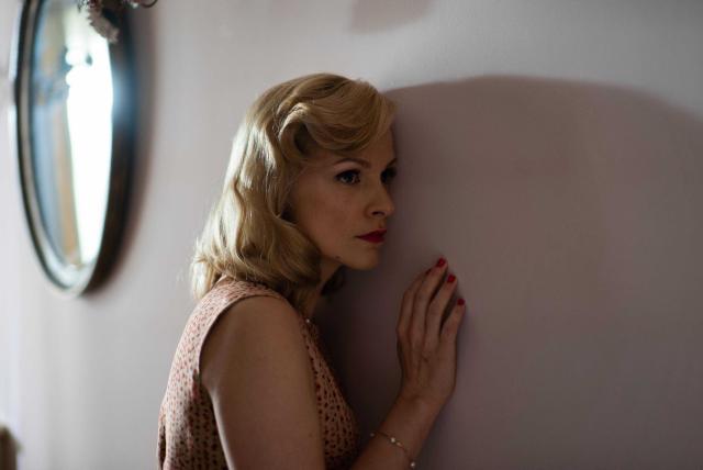 亡命母侵劇照 1