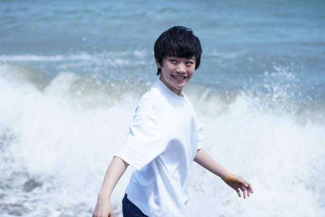 生而為人預告片 01