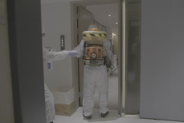 沒有人該成為孤島預告片 01