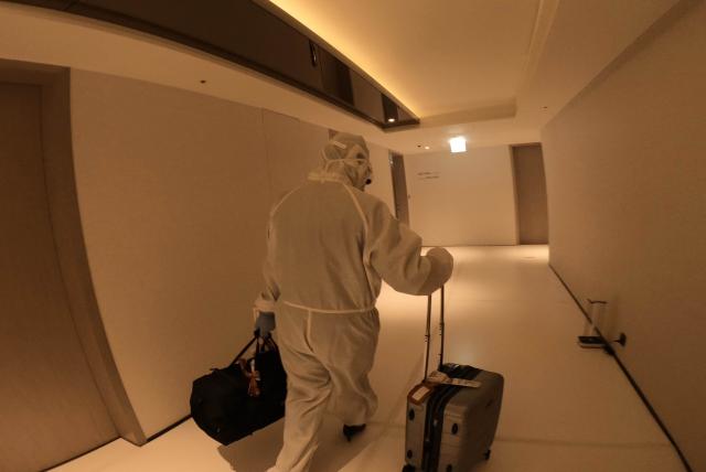 沒有人該成為孤島劇照 7