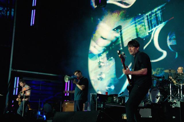 布勒合唱團：溫布利球場演唱會劇照 7