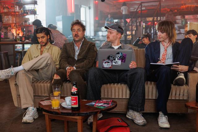 老白男不難劇照 6