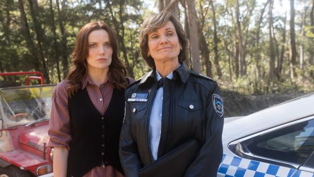 重返天堂島疑雲 第一季 線上看