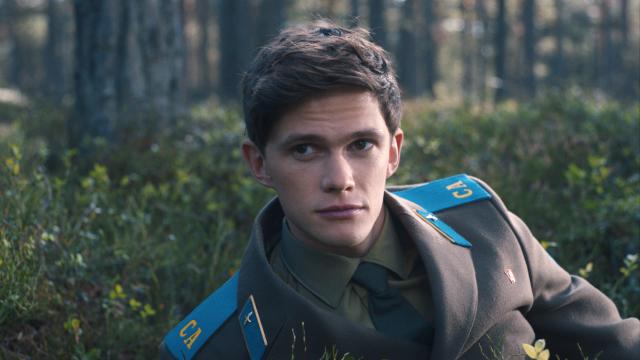 士兵與軍官劇照 3