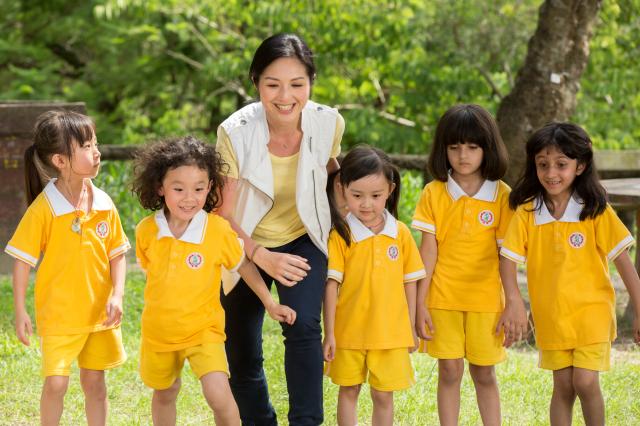 五個小孩的校長劇照 3