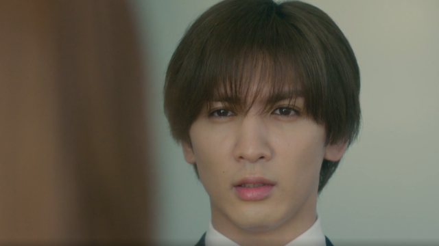 用吻堵住妳的唇，不要被發現。 第8集