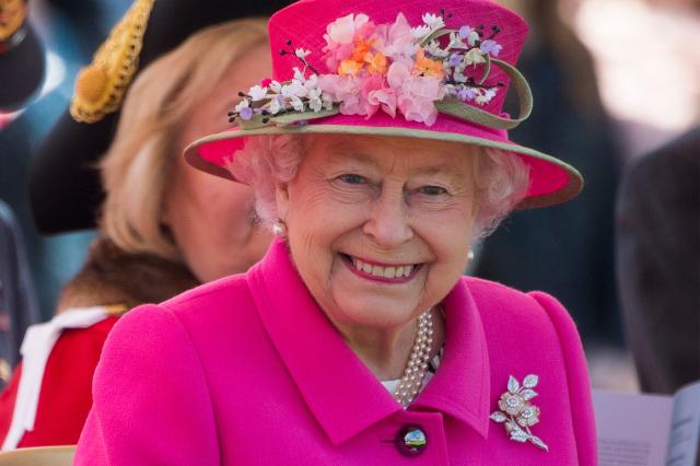 伊莉莎白二世：無法取代的女王