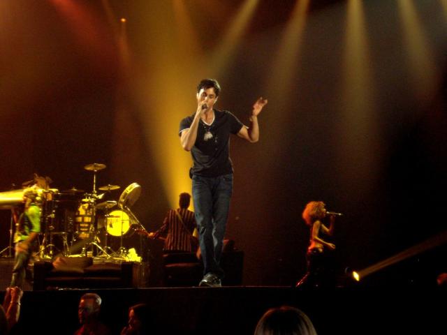 安立奎伊格萊希亞斯-奧德賽競技場演唱會劇照 4