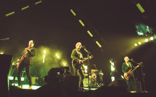 石器女王合唱團-倫敦演唱會劇照 3