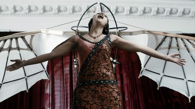 守護領路人預告片 01