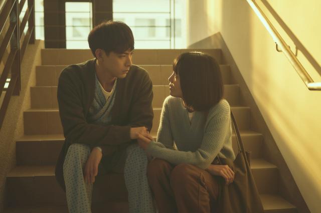 一杯熱奶茶的等待