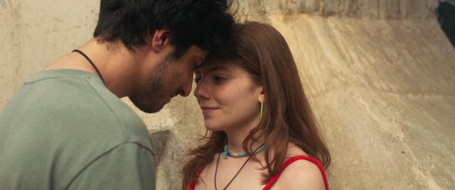 世界很亂，我只想親親劇照 2