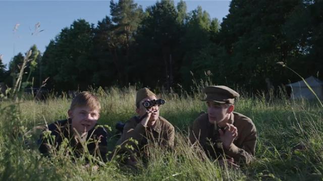 前線叛逃劇照 1