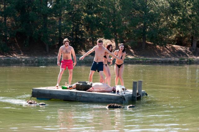 狸老屍卡好劇照 3