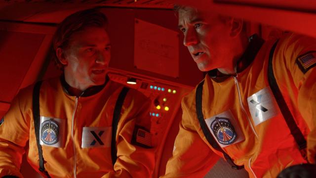 月球墜落預告片 01