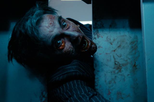 活屍電梯劇照 3