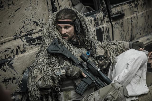 狼群行動預告片 01