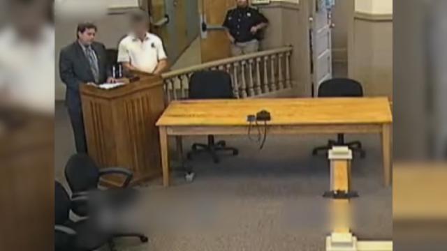 法庭現場：前五大法庭衝突劇照 3