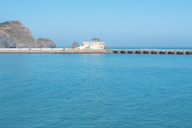 前往海水沖刷的戰地劇照 2