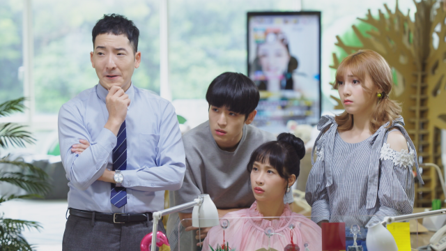 網紅的瘋狂世界 第5集劇照 2