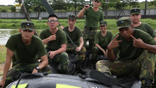 報告班長-勇往直前劇照 1