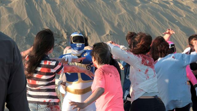 邀阿公阿嬤拍B級殭屍片劇照 6