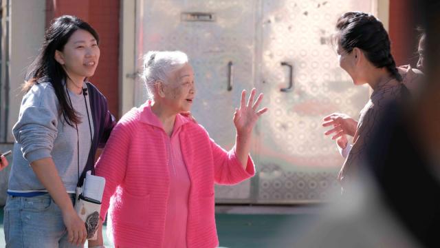 邀阿公阿嬤拍B級殭屍片劇照 4